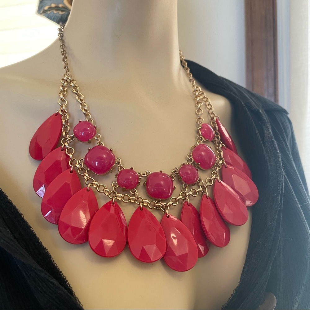 Big & Bold Chunky Red &. Magenta Adjustable Acrylic Bib Statement Necklace